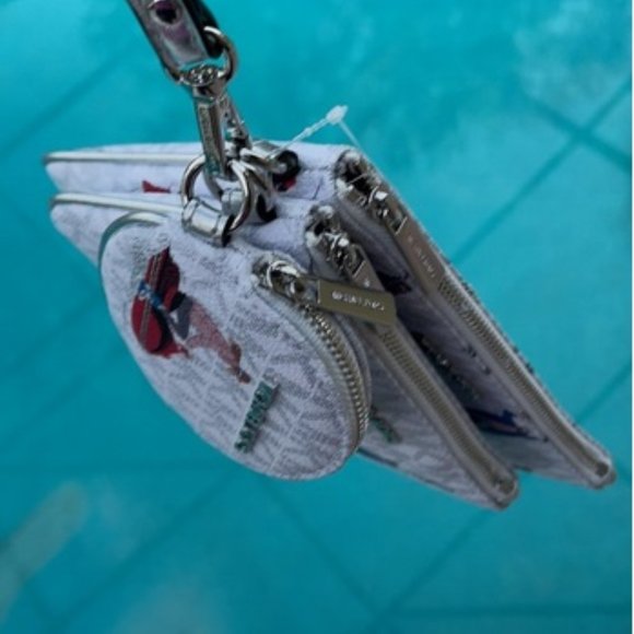 Michael Kors Jet Set Girls Wristlet Trio - Picture 2 of 15